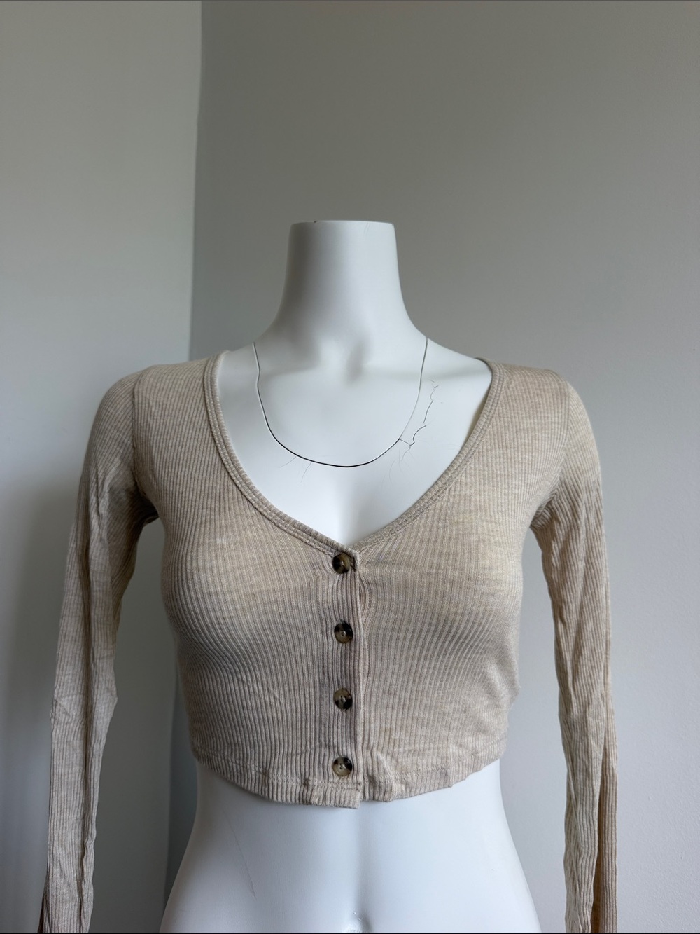 ALO Yoga Beige Ribbed Cropped Button-Front Top